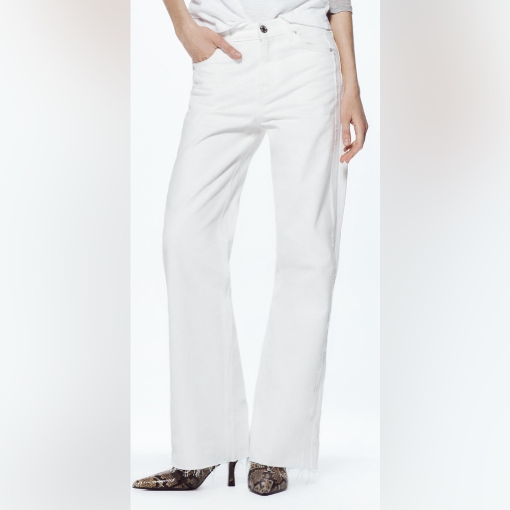 Zara- white denim jeans with unfinished leg hem- size O